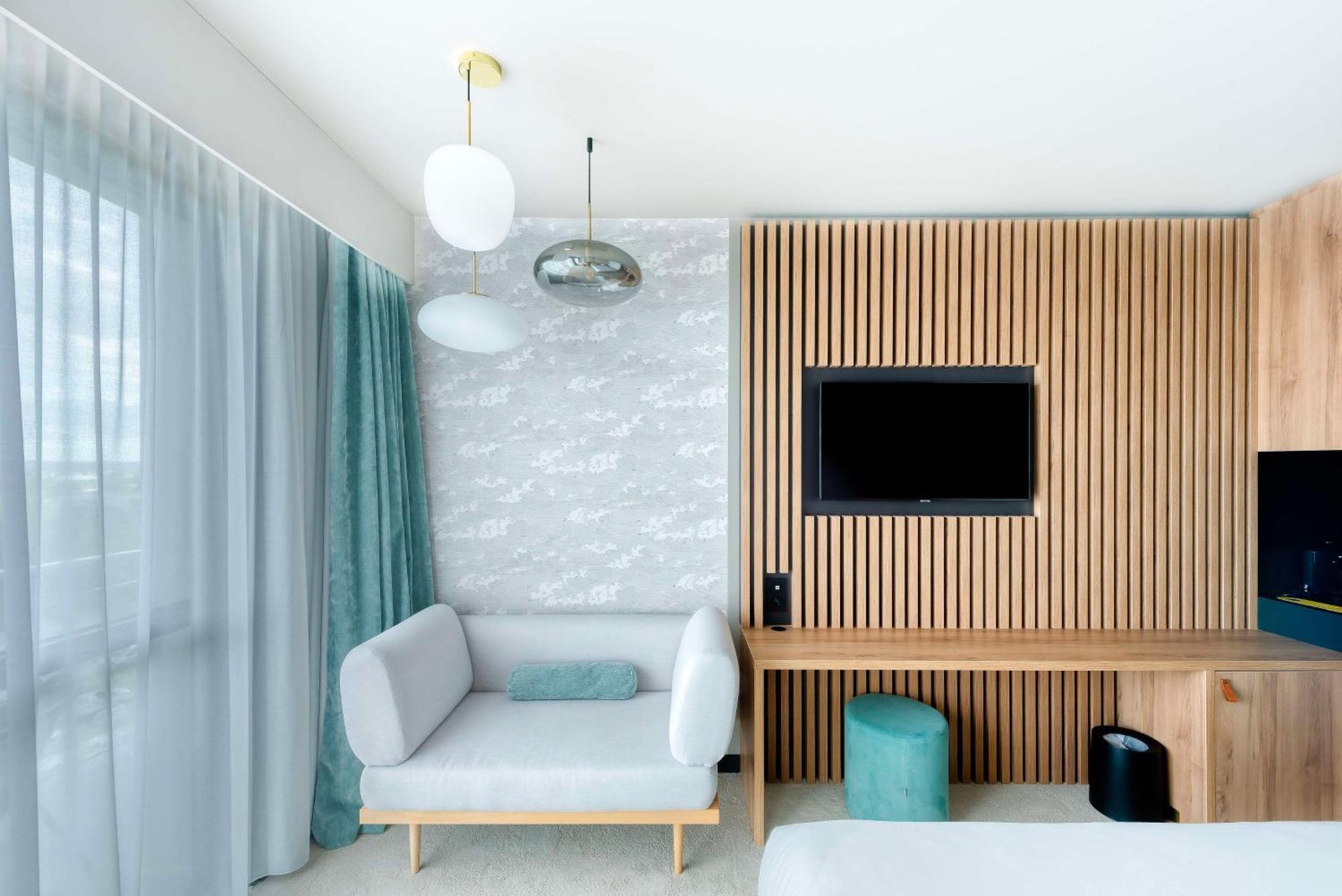 Golden Tulip Lyon Ouest Techlid Hotel & Spa Limonest Ngoại thất bức ảnh